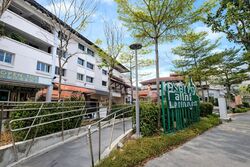 Bedok Reservoir Road (D16), Shop House #537949401